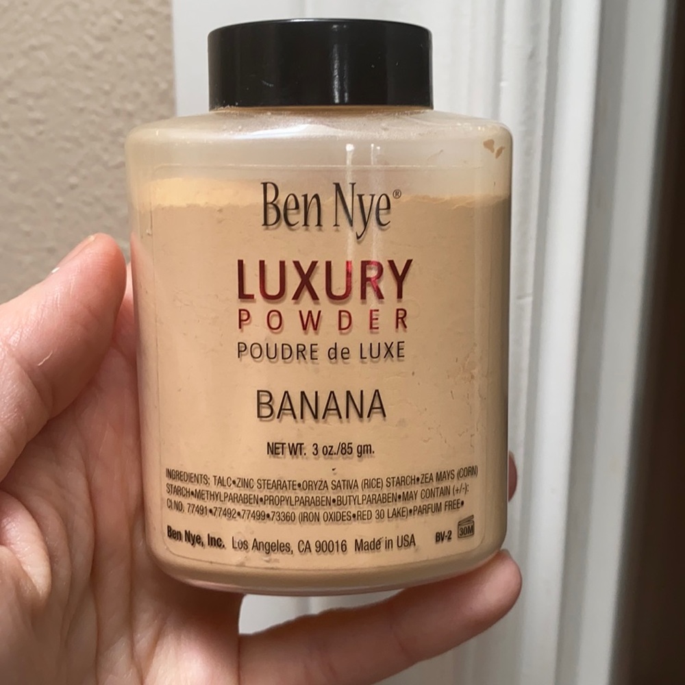 Ben Nye luxury powder